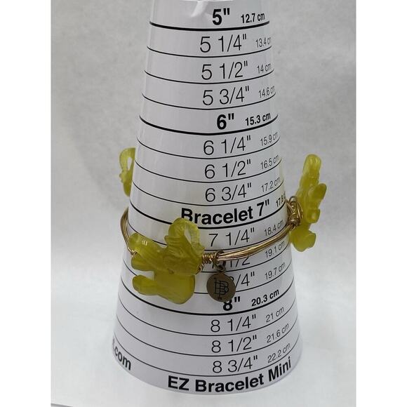 Bourbon and Boweties Bracelet Bangle Green Jade Elephants 7.25” - Picture 7 of 8